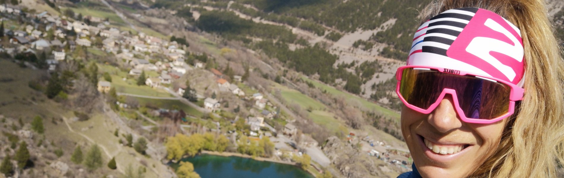 Traileuse avec vue sur la montagne