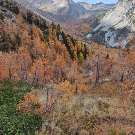 Vue automnale paysage trail Briançonnais